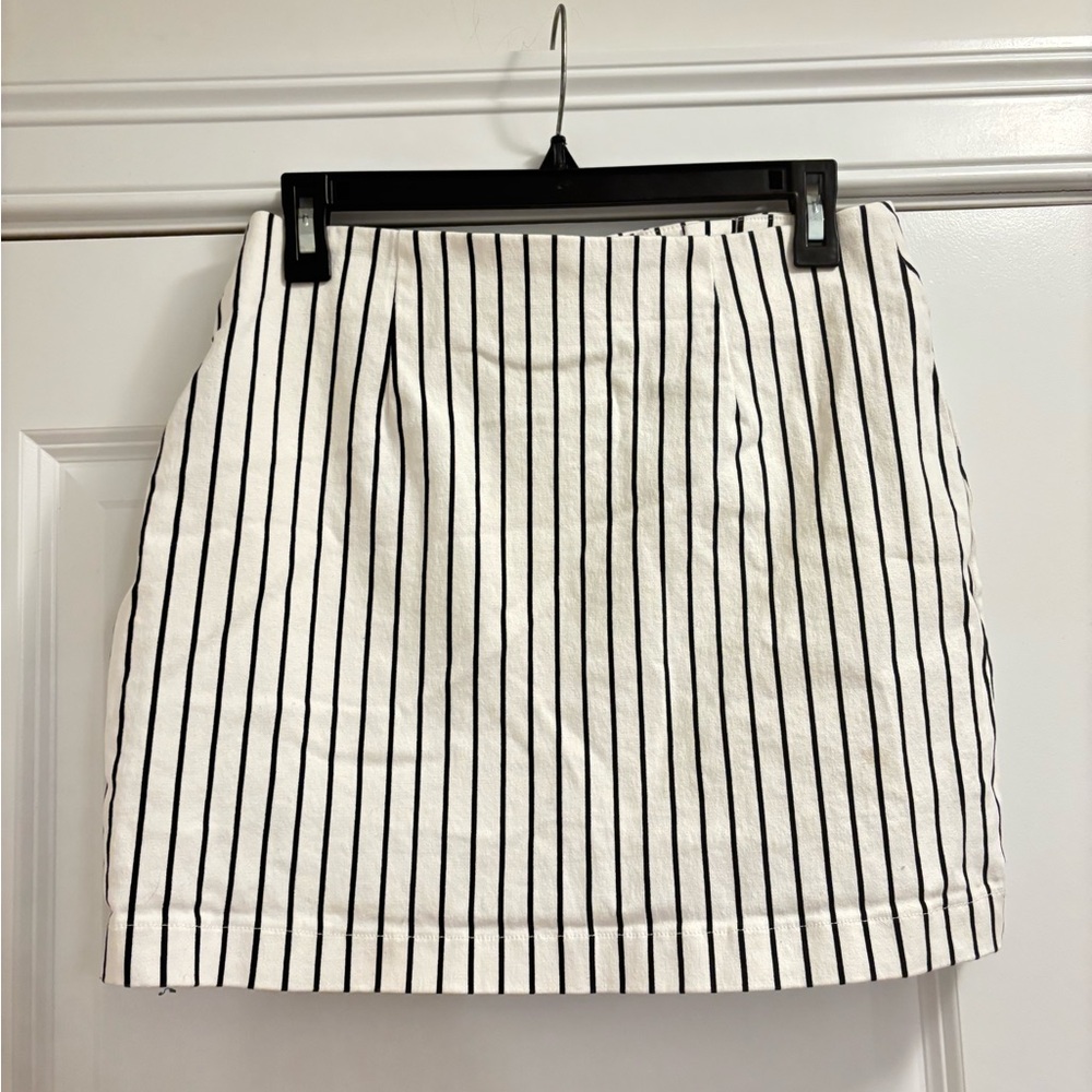 Forever 21 Black and White Striped Mini Skirt - Picture 5 of 7